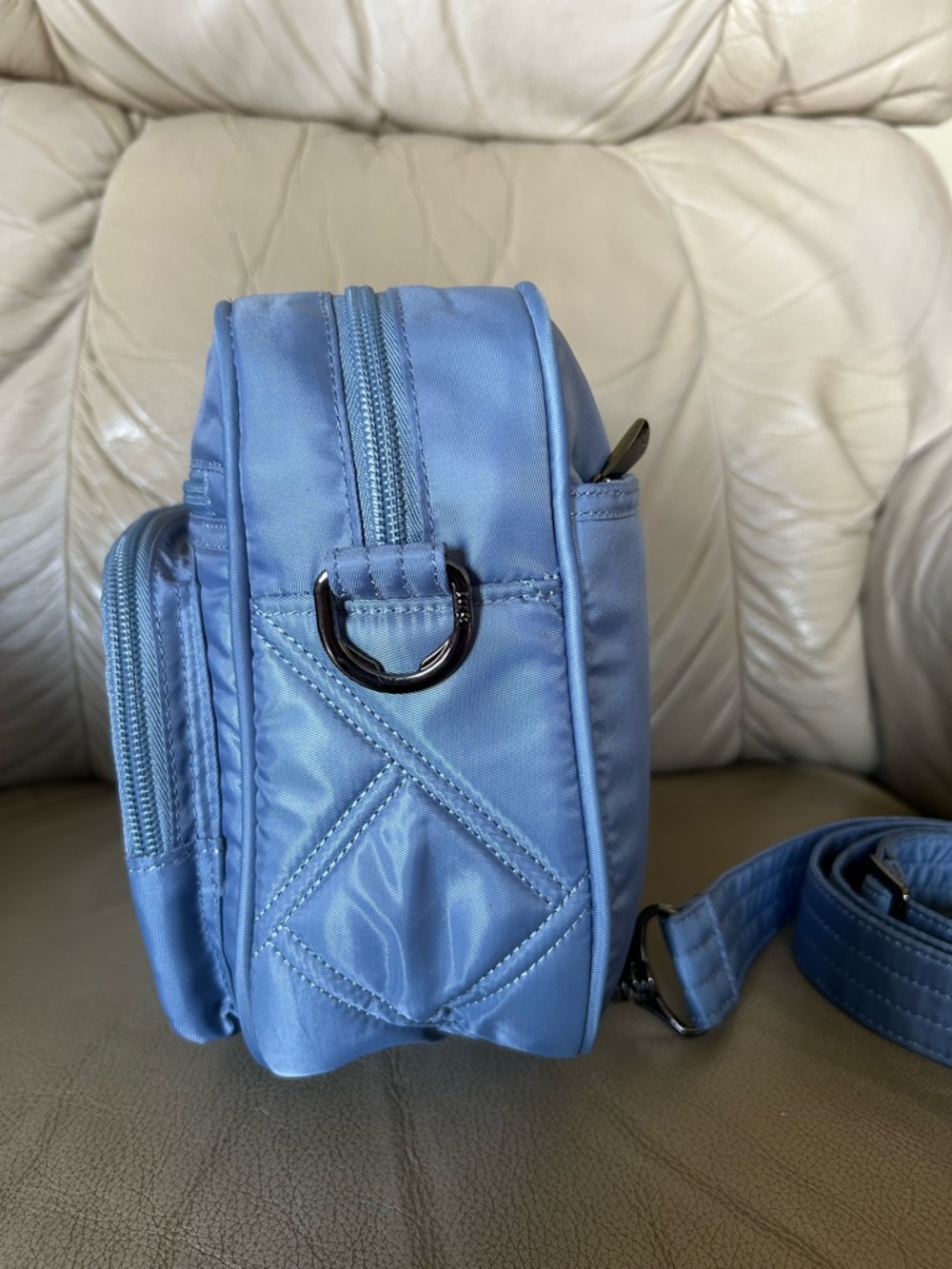 Lug Carousel XL 2 Crossbody Bag Purse Blue Moon EUC - Picture 3 of 14